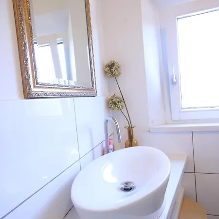 Moderne Und 4 In Oberhausen, Ideal Fuer Geschaeftsreisende Und Monteure