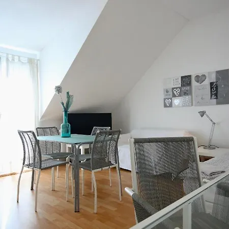 Moderne Und 4 In Oberhausen, Ideal Fuer Geschaeftsreisende Und Monteure Appartement
