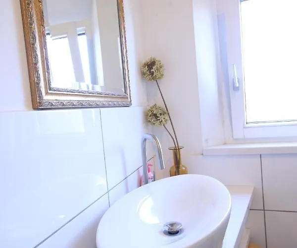 Moderne Und 4 In Oberhausen, Ideal Fuer Geschaeftsreisende Und Monteure